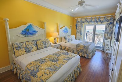 Two-Bed Queen Suite with View of the Ocean