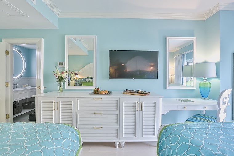 Superior Two Queen room with flatscreen tv